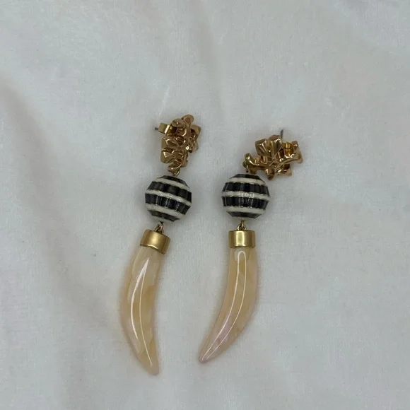 Tory Burch Roxanne Horn Drop Earrings - Rolled Tory Gold / Navy Multi - Picture 3 of 3